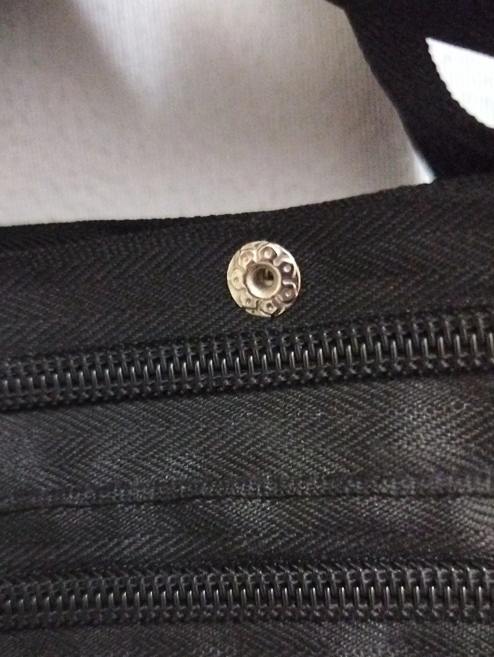 Zip-it Zipper Shoulder Tote Bag Purse Black Stripes Medium Y2K Sporty Unique Fun